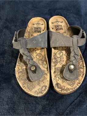 Muk Luks Gray Braided Suede Thong Sandals with Buckle Strap